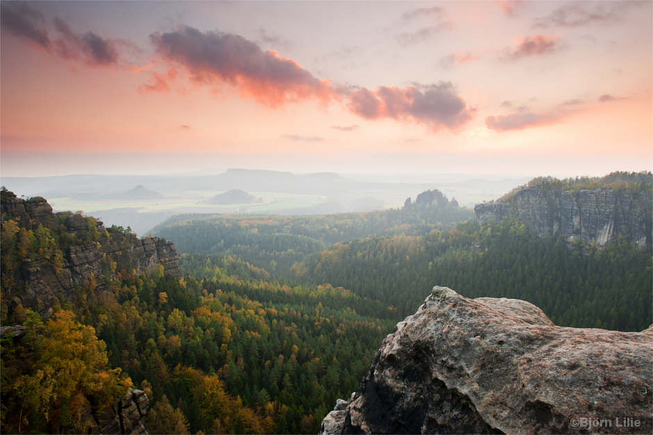 Herbstnebel über dem Schmilkaer Gebiet