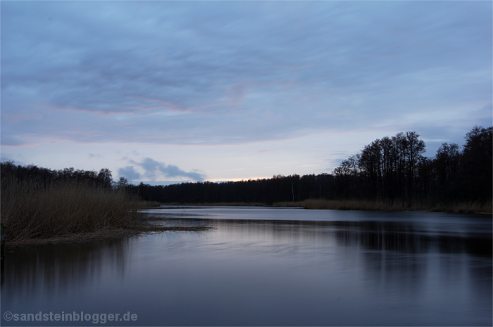 Flusslauf im Abendlicht