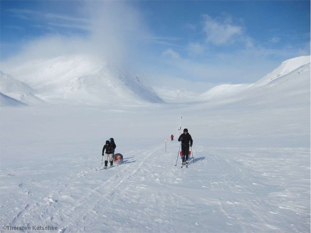 Skifahrer unterwegs im Fjell