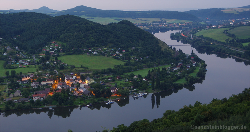 Blick ins Elbtal zwischen Usti und Litoměřice.