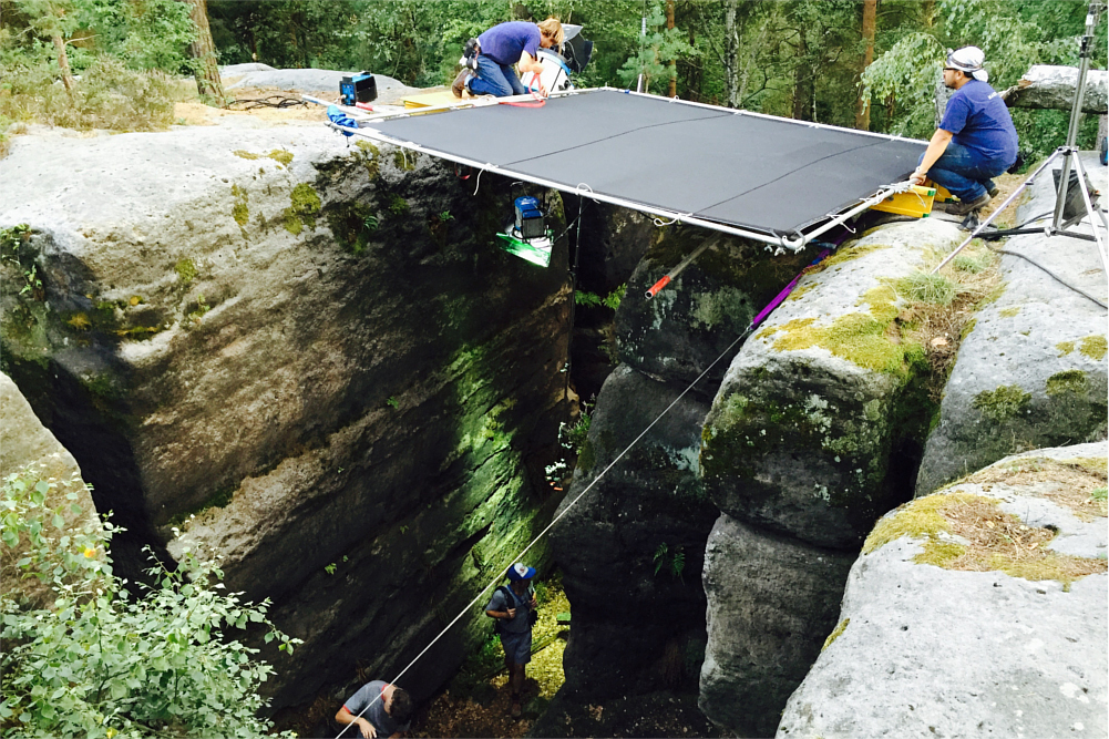 Schlucht wird mit einem Schirm verdunkelt