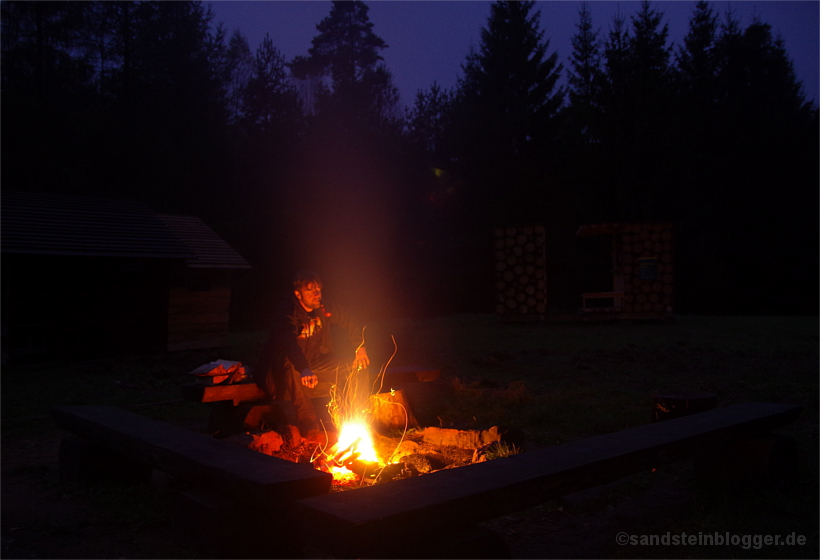 Biwakplatz am Taubenteich mit Lagerfeuer