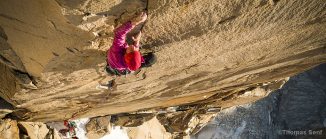 Die Neuseeländische Extremkletterin Mayan Smith-Gobat klettert in Patagonien die legendäre Ostwand des Torre Central