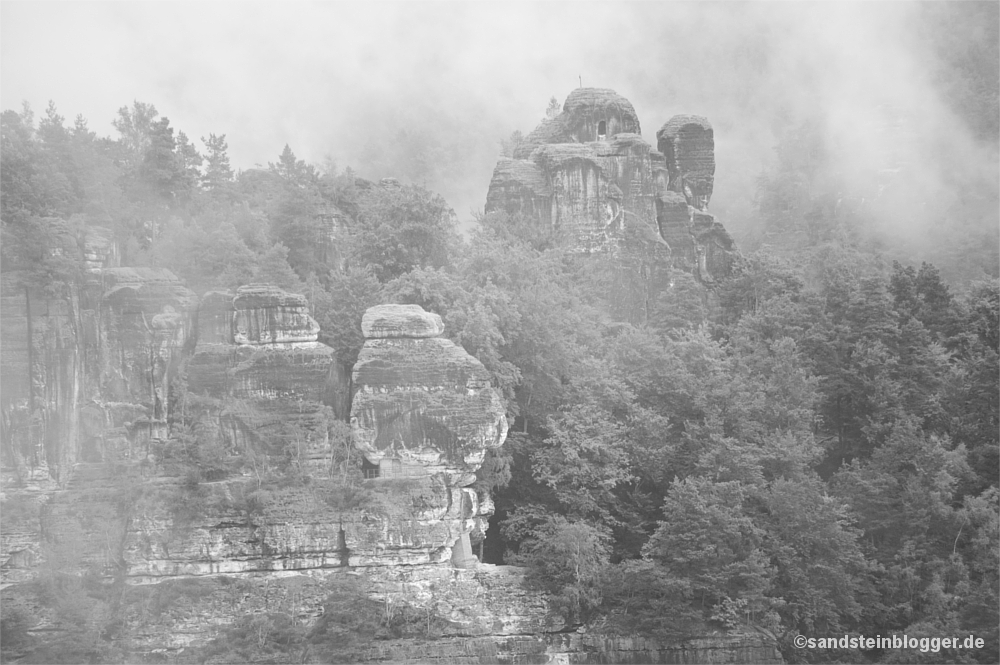 Felsen, Nebel