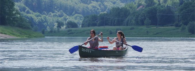 Die Blogbiester auf der Elbe Zwei Frauen im Kanu