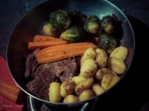 Fertiger Hauptgang - Rinderfilet mit Rosenkohl