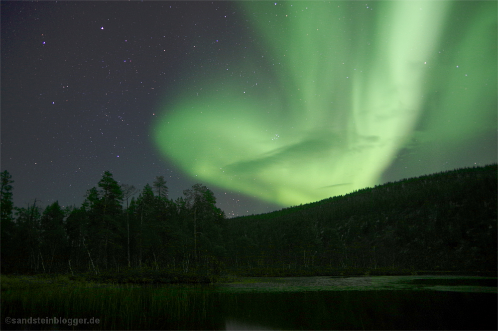 Polarlichter überm Fluss